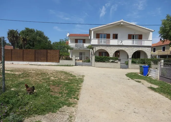 Апартаменты Filipovic With Pool Биоград-на-Мору