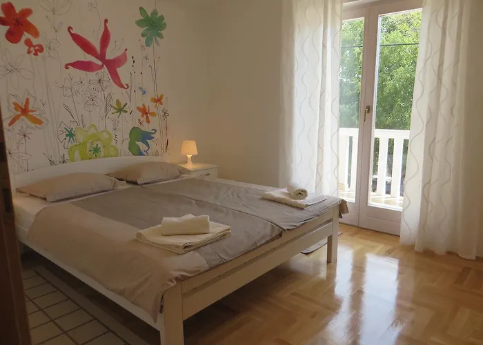 Апартаменты Filipovic With Pool Биоград-на-Мору