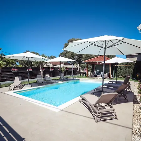 Filipovic With Pool Διαμέρισμα Biograd Na Moru