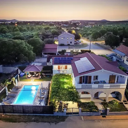 Filipovic With Pool Διαμέρισμα Biograd Na Moru