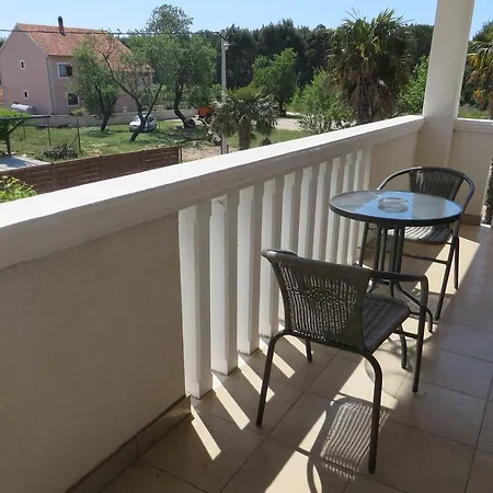 Apartman Filipovic With Pool Biograd Na Moru