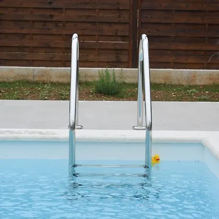 Διαμέρισμα Filipovic With Pool *