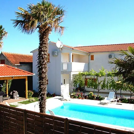 דירה Filipovic With Pool *