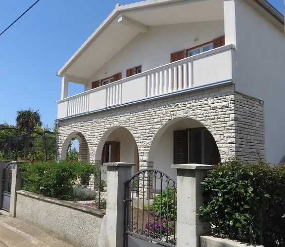 Apartman Filipovic With Pool Biograd Na Moru